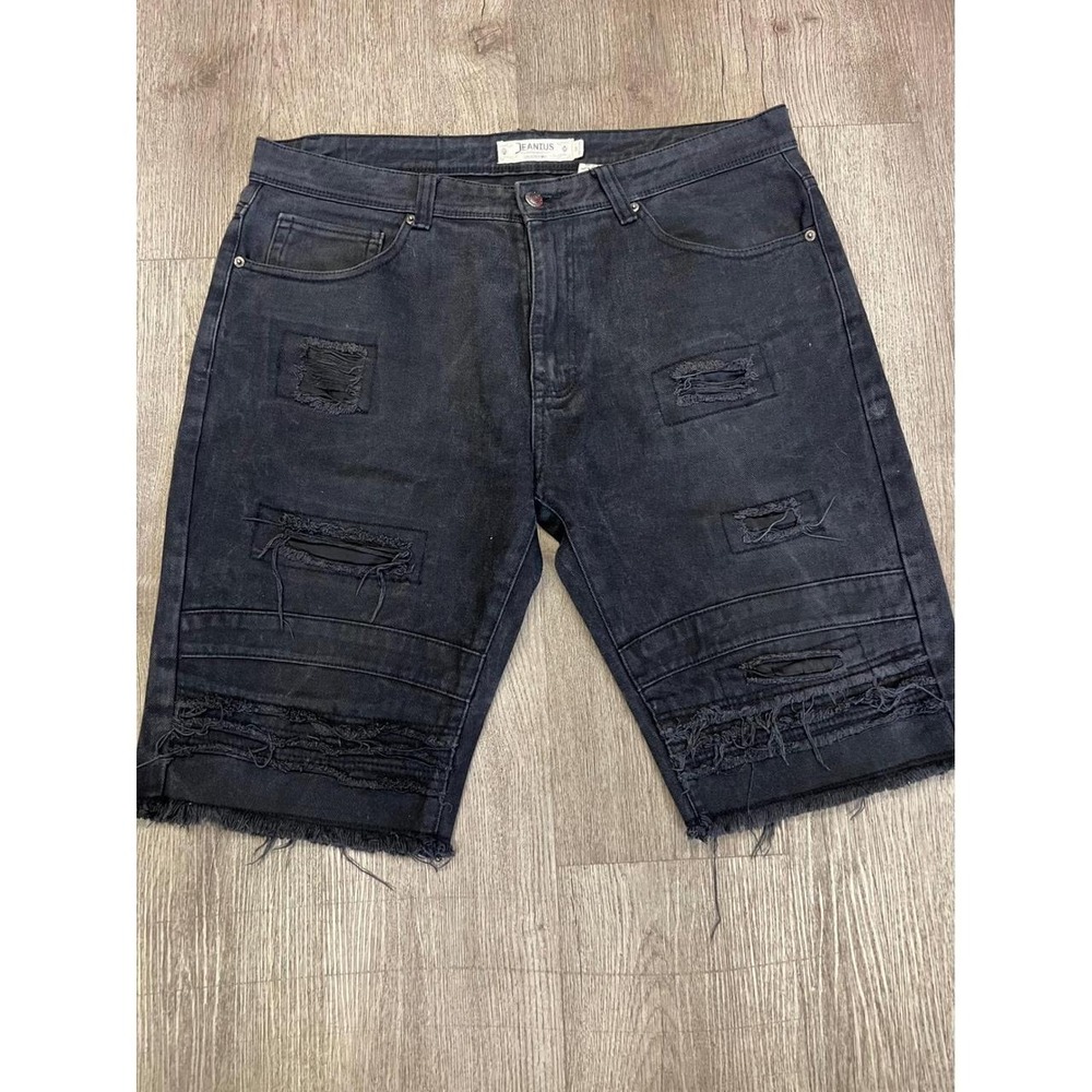 Akademik‎ shorts